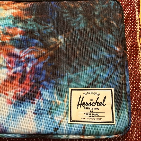 NWOT Herschel Anchor Laptop Sleeve Summer Tie Dye - Picture 3 of 7